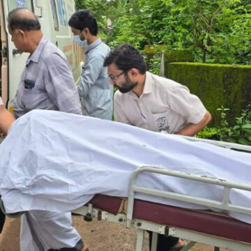 IMG_7184 കുഞ്ഞഹമ്മദ് മാഷിന്റെ മൃതദേഹം മെഡിക്കൽ കോളേജിന് കൈമാറി