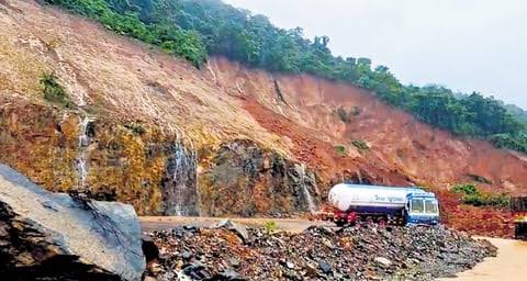 images (8) അപകടത്തിൽപെട്ട മലയാളിയെ കുറിച്ച് നാലാം ദിവസവും വിവരമില്ല
